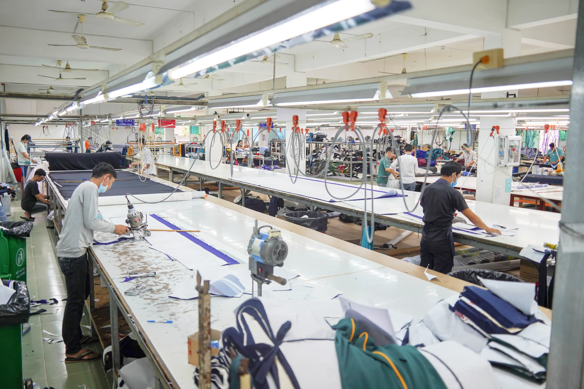 2025年夏木子服装工厂发展历程实景